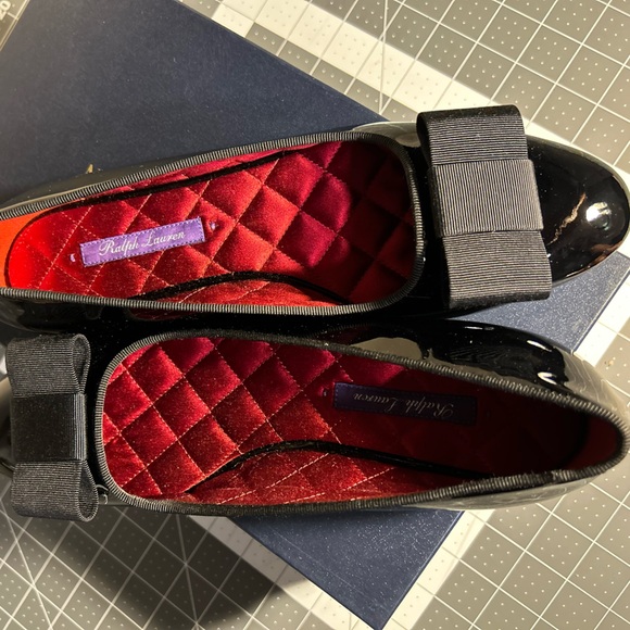 Black Purple Label Patent leather flats with bow and quilted interior. - Picture 3 of 3